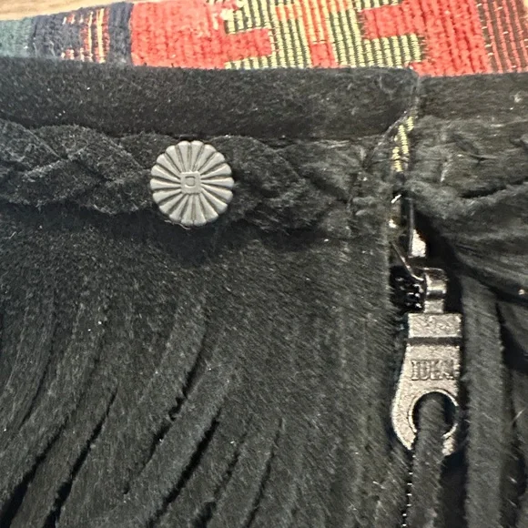 Minnetonka Black 5 layer Fringe Boots - Picture 3 of 8